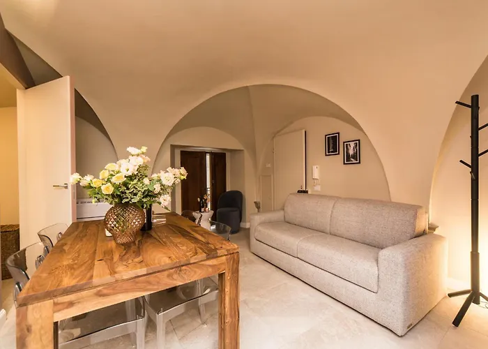 Unyca - Renaissance Apartment *